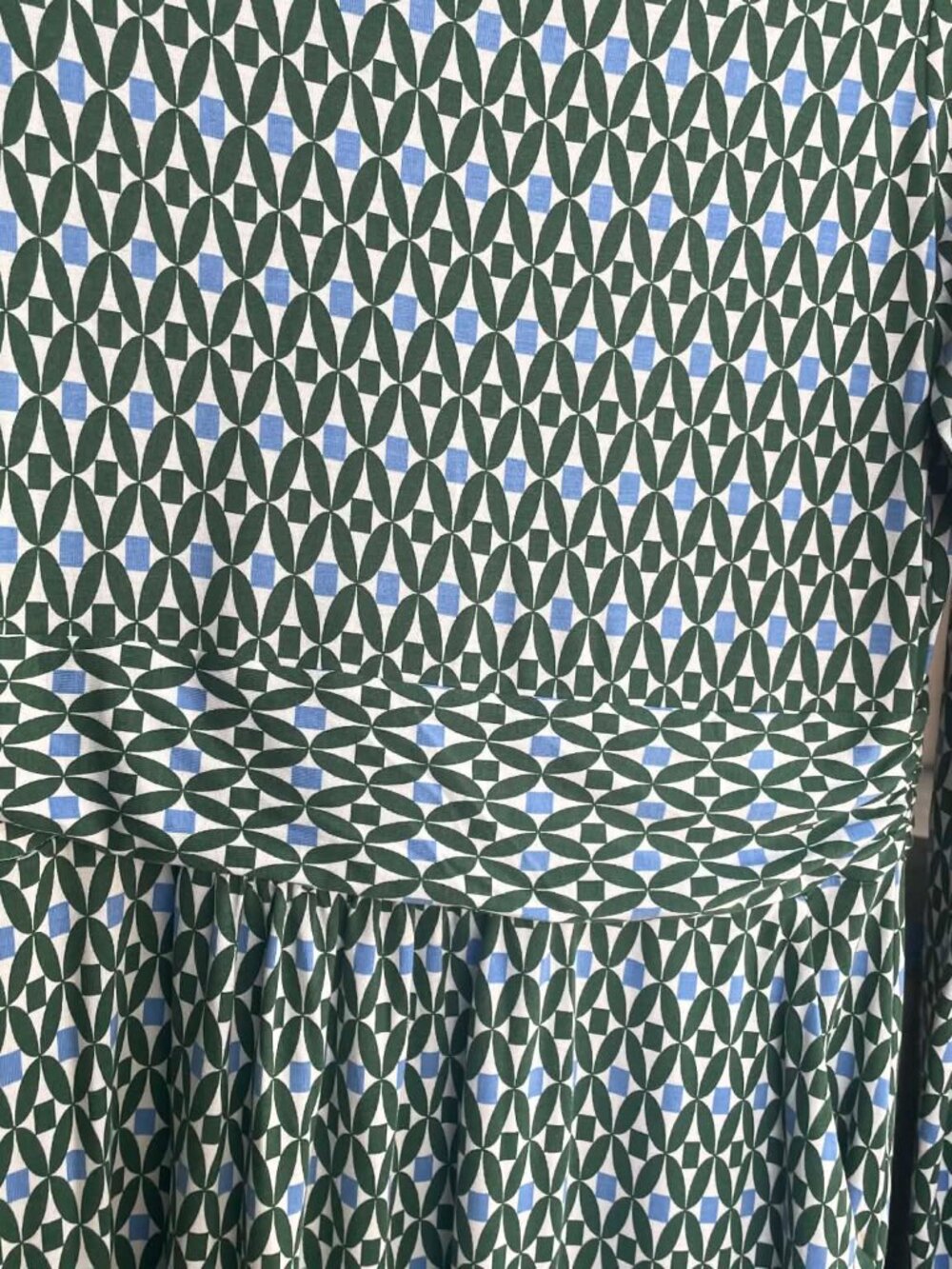 Boden Amelie Long Sleeve Jersey Dress 10R Green Pine Diamond Trellis Pockets - Picture 3 of 6